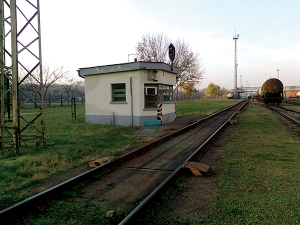 12. ábra. Ikeraknás, vágánymegszakításos vasúti jármű­mérleg (Fotó: Erdődi László Zoltán)