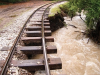 4. ábra. A 2006. júniusi árvíz kimosta a töltést