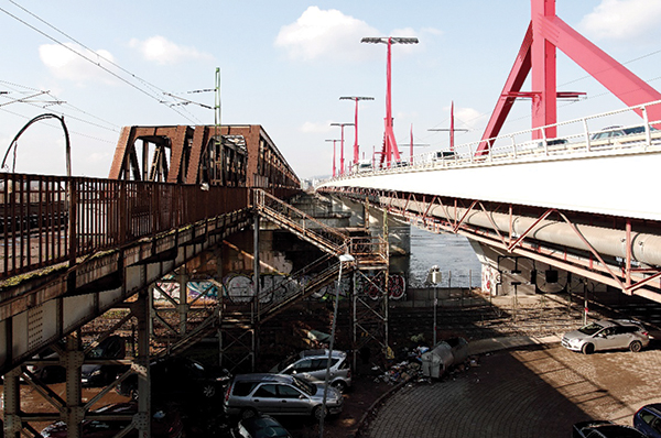 1. ábra. A Rákóczi híd és a meglévő vasúti híd közötti szűk munkaterület