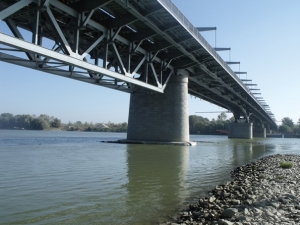 26. ábra. A bajai Duna-híd jelenlegi szerkezetei 