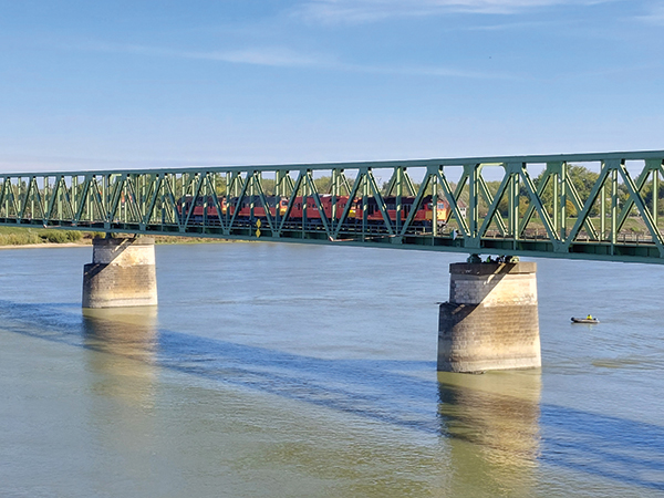 11. ábra. Komáromi  Barátság Duna-híd próba- terhelése