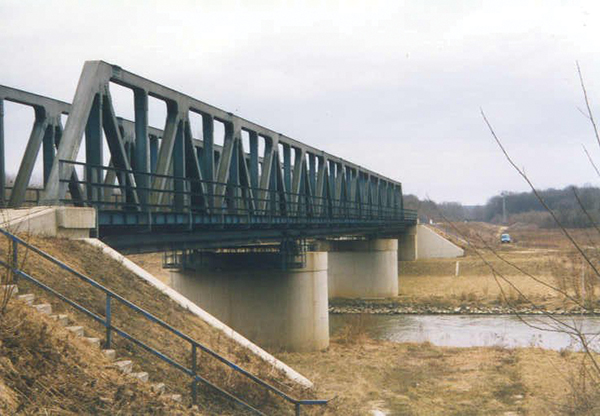 5. ábra. A sárvári nagy Rába-híd (Fotó: Molnár István )