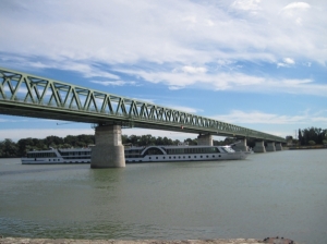 18. ábra. Az Újpesti vasúti Duna-híd (Fotó: Sleiner Béla)