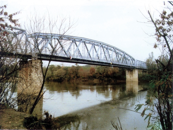 6. ábra. Az algyői Tisza-híd (jelenlegi szerkezetek)