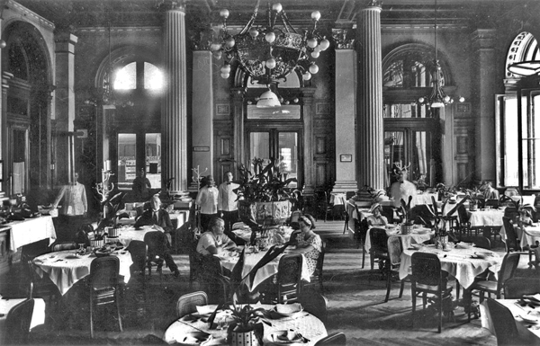 1. ábra. Budapest-Keleti pályaudvar étterme 1930 körül