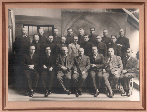 5. ábra. A Mátészalkai Osztálymérnökség munkatársai, (1942 június) (Fotó: Velenczey István)