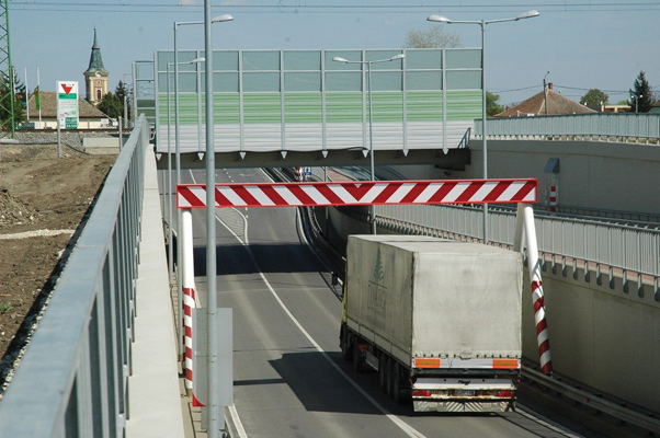 5. ábra. A 46-os főközlekedési út közúti aluljárója Gyomán