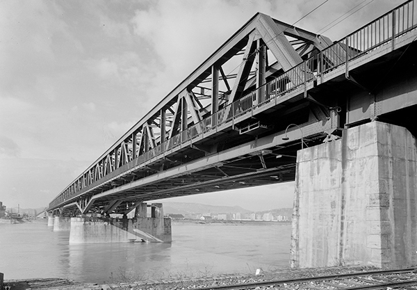 8. kép. A második új híd 1953-ban