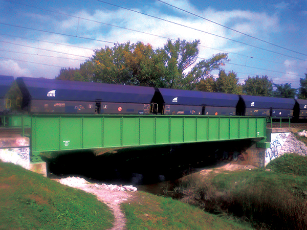 9. ábra. Heréd patak, gerinclemezes vasúti híd korrózióvédelem után