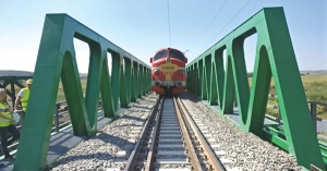 13. ábra. A 40. sz. vasútvonalon a Kapos-híd új felszer­kezete Pincehelynél