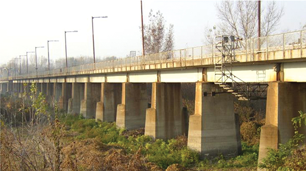 9. ábra. A kiskörei közös közúti-vasúti Tisza-híd öszvér ártéri szerkezetei