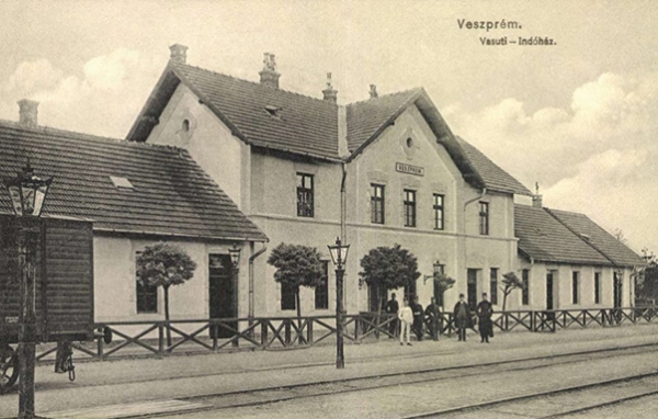 1. ábra. Veszprém állomás felvételi épület 1910 körül