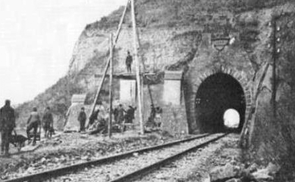 4. ábra. Az alagút építése 1909-ben