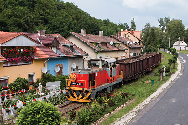 7. ábra. Mangánércszállítás Eas kocsikban. (Fotó: Vörös Attila)