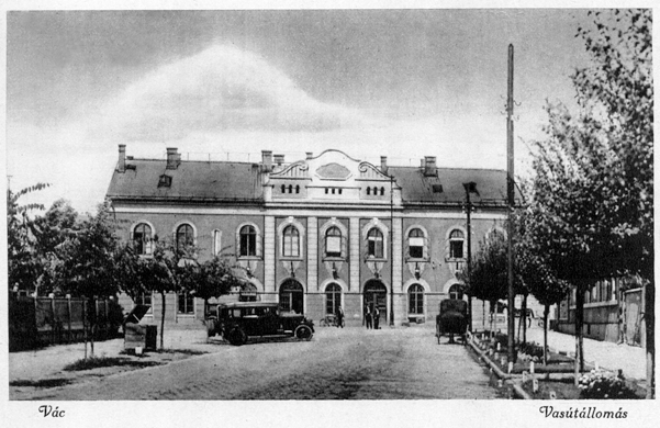 4. ábra. Az állomás homlokzata a város felől az 1930-as években