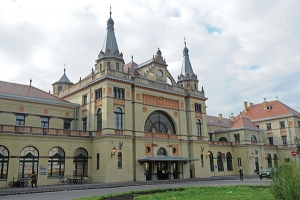 3. ábra. Pécs felvételi épületének város felőli homlokzata