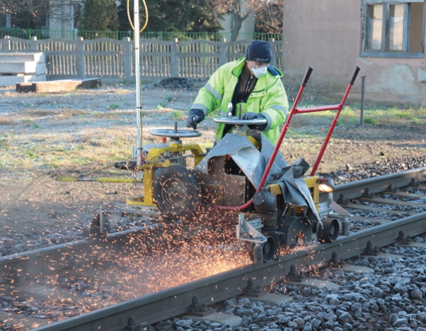 1. ábra. RailshapeEco nagy teljesítményű sínköszörű kisgép