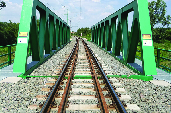 3. ábra. A pincehelyi híd és a vasúti felépítmény (a végpont felől)