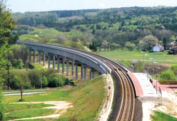 6. ábra. Az új, 1400 m hosszú nagyrákosi völgyhíd, 2000