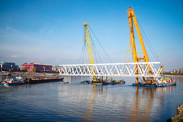 7. ábra. Nyolc ponton történő páros emelés (Fotó: Nagy Mihály)