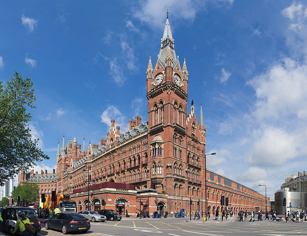 3. ábra. A St. Pancras pályaudvar és a Midland Hotel épületegyüttese Londonban