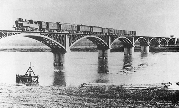 9. ábra. Az 1858. december 2-án üzembe helyezett szegedi vasúti Tisza-híd